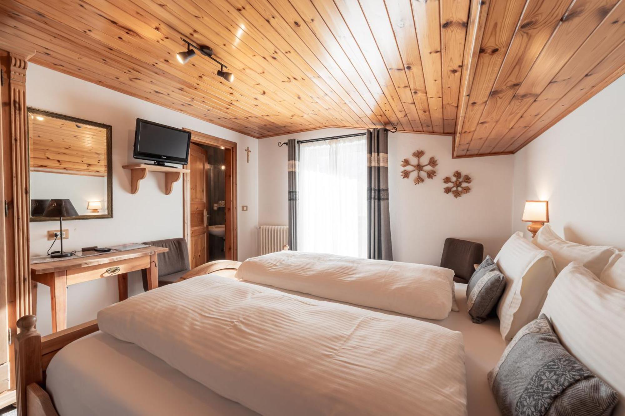 קאנזיי Albergo Majorka מראה חיצוני תמונה